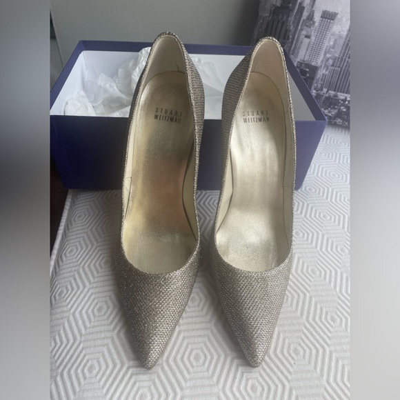 Stuart Weitzman SW 100 Pump Size 8 - Picture 4 of 6